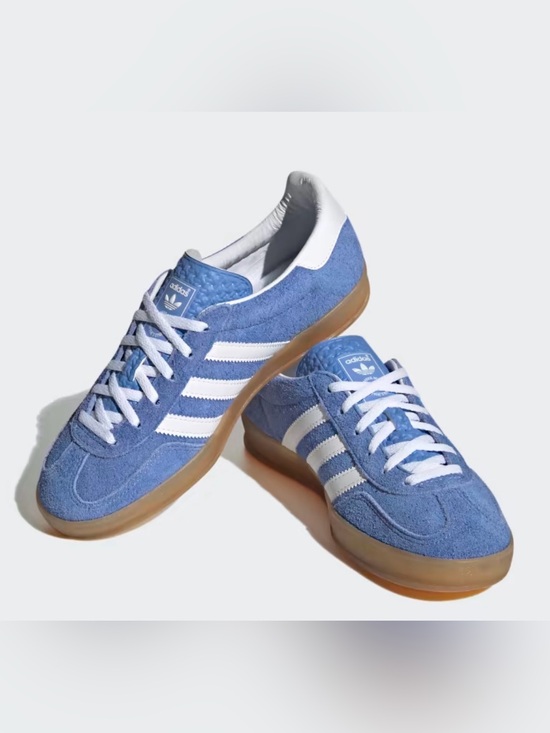 adidas Shoes - EUC Adidas Gazelle Indoor Shoes in Blue/Cloud/Gold size US 7